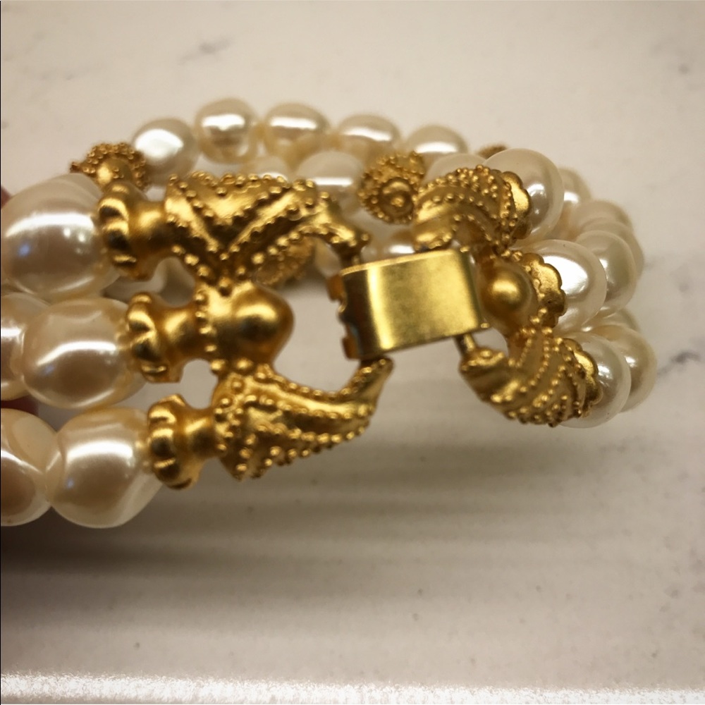 Fabulous Faux Pearl + Gold Bracelet - Picture 7 of 8